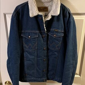 Wrangler Dark Blue Jacket with Cream Sherpa lined inside